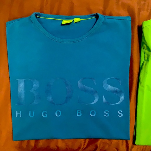Hugo Boss (Green) T-Shirts - Picture 2 of 4